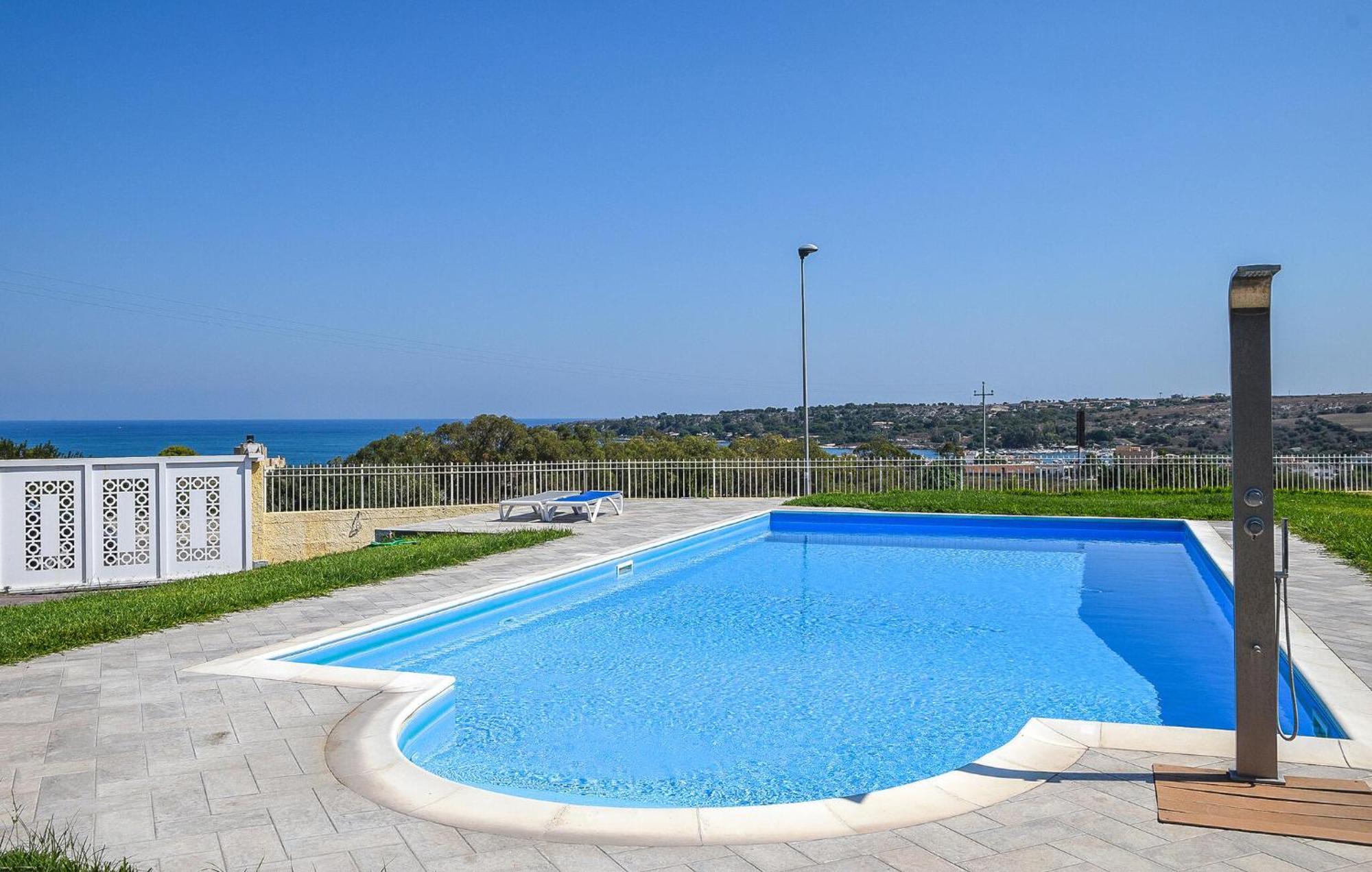 Holiday home 5 Bedroom Gorgeous In Brucoli